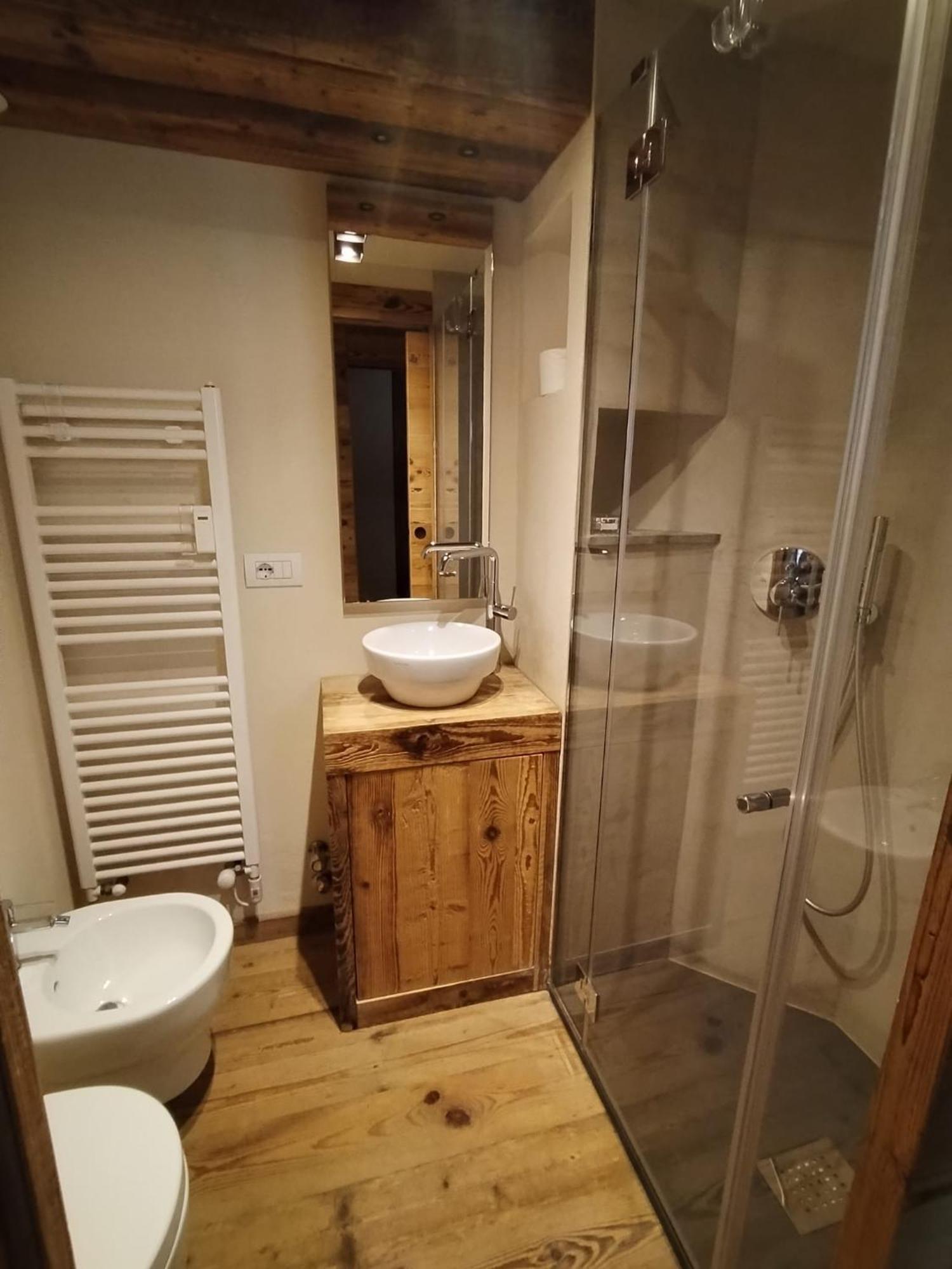 Maison Les Amis Du Bois Courmayeur Exteriér fotografie